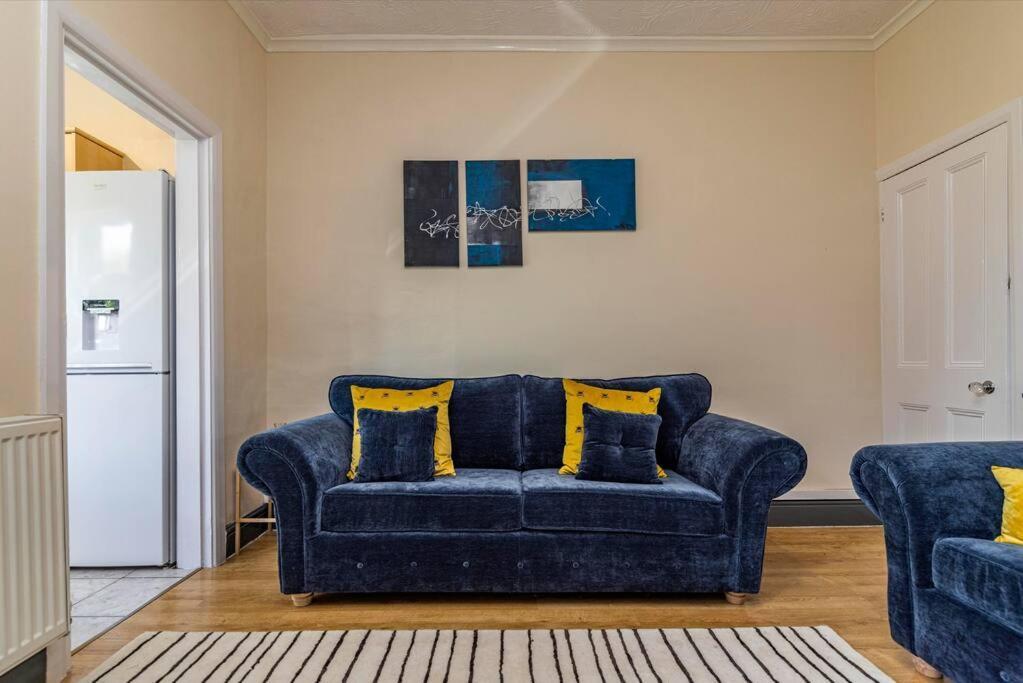 Traditional Quiet Townhouse With Two Bedrooms And Private Garden Great For Airport Crew And Professionals Long Eaton Exterior photo