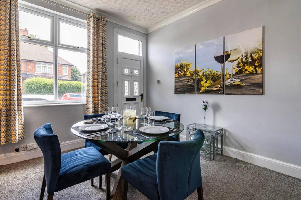 Traditional Quiet Townhouse With Two Bedrooms And Private Garden Great For Airport Crew And Professionals Long Eaton Exterior photo